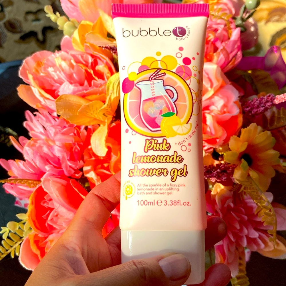 Pink lemonade shower gel